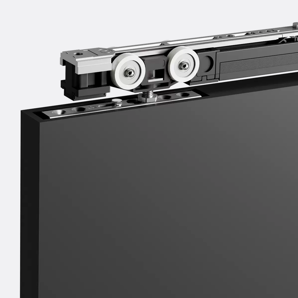 Hide Fluid door mechanism