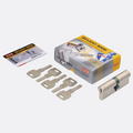 Components included in the box for Scudo 9000: security card, keys, and cylinder